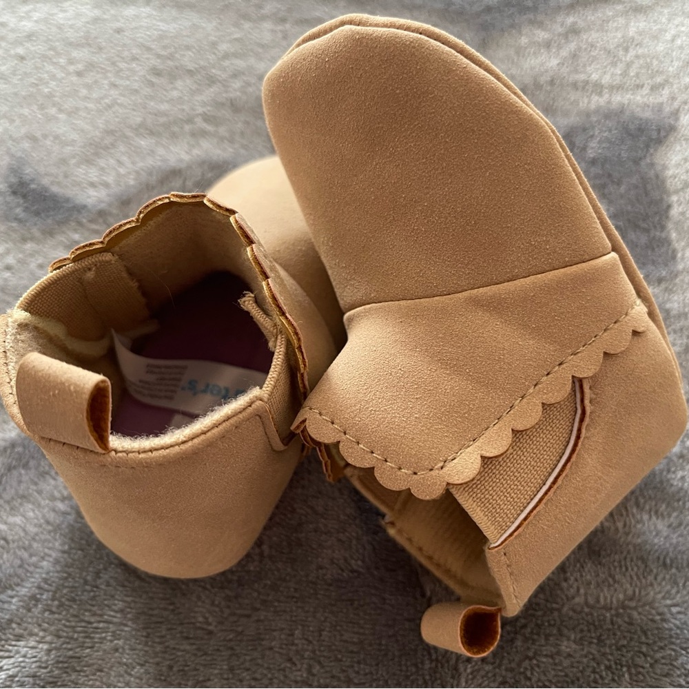 CARTERS • Baby Girl Shoes (0-3M)